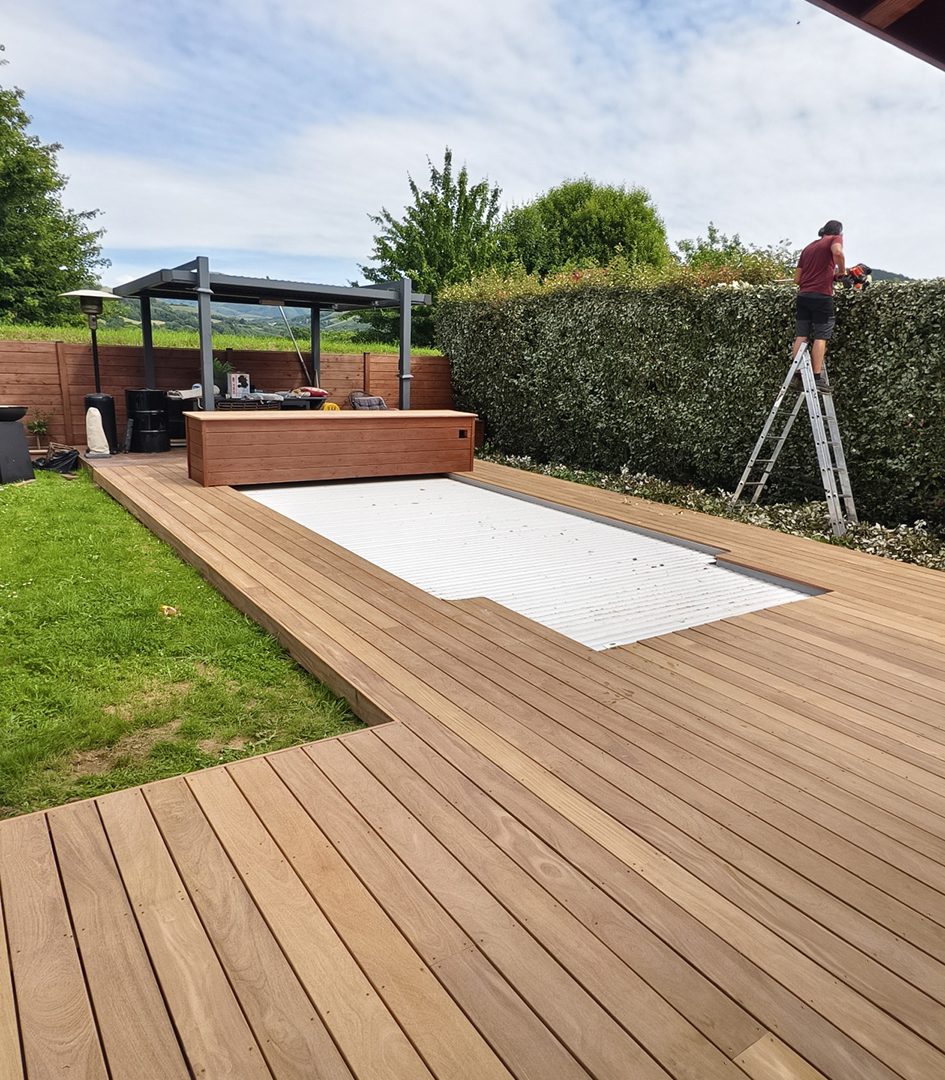 Terrasse bois réalisée par P&M Charpente - Pays Basque