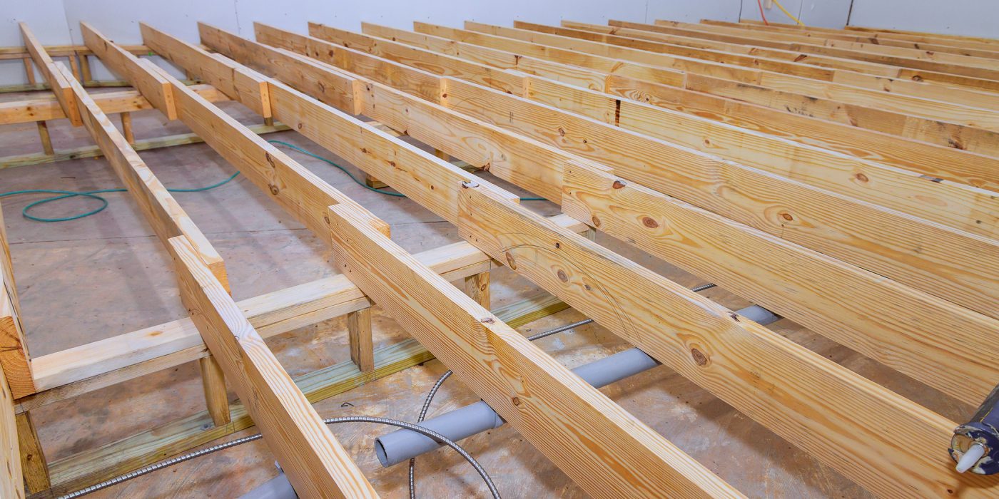 Pose de plancher bois en ossature - P&M Charpente Pays Basque