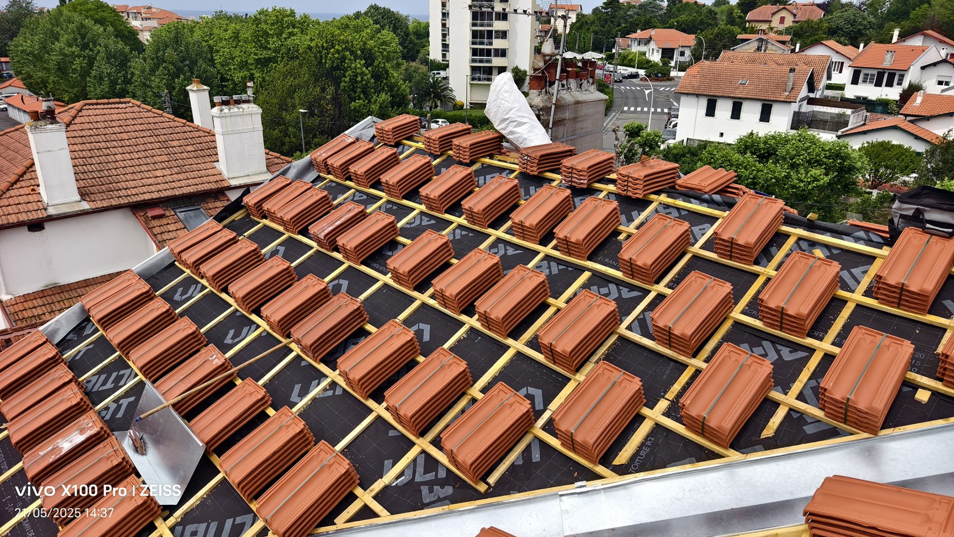 Rénovation toiture terminée - résultat P&M Charpente Pays Basque